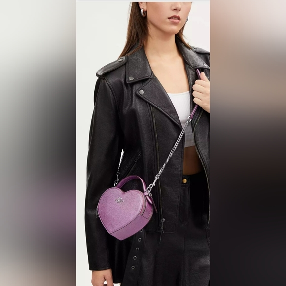 Coach Heart Crossbody - Picture 4 of 13